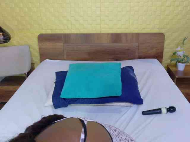 curvynaomhy webcam