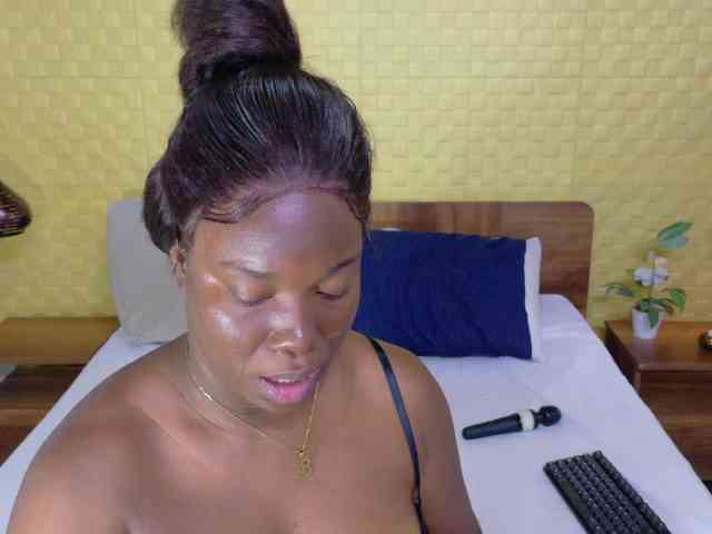 curvynaomhy webcam
