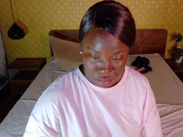 curvynaomhy webcam