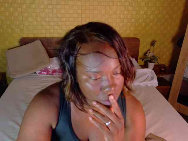 curvynaomhy webcam