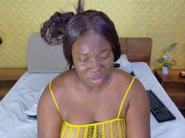 curvynaomhy webcam