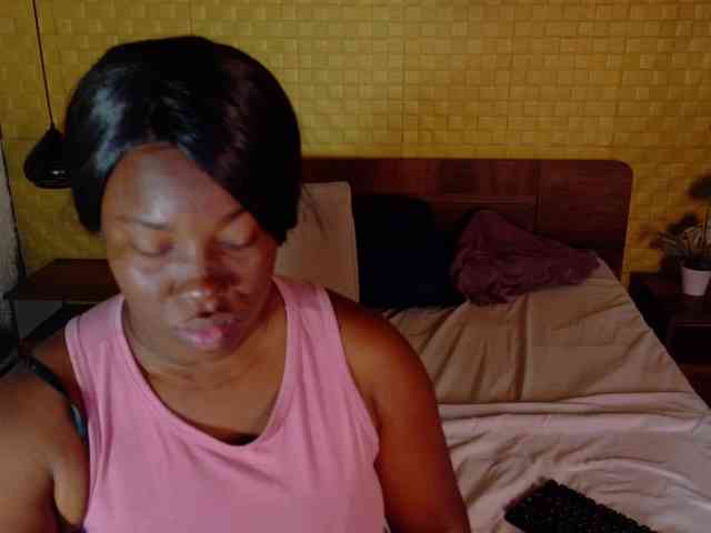 curvynaomhy webcam