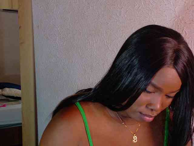 curvynaomhy webcam