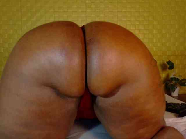 Modelo: curvynaomhy