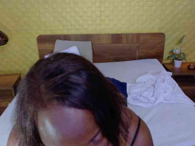 curvynaomhy webcam