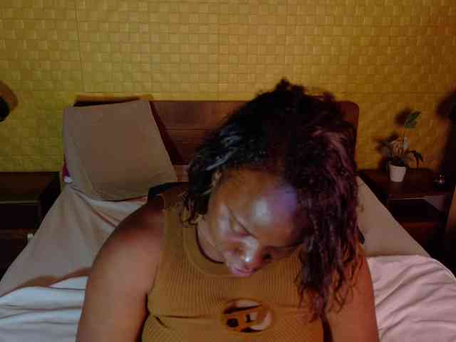 curvynaomhy webcam