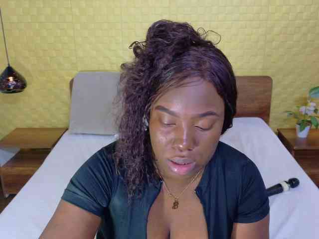 curvynaomhy webcam