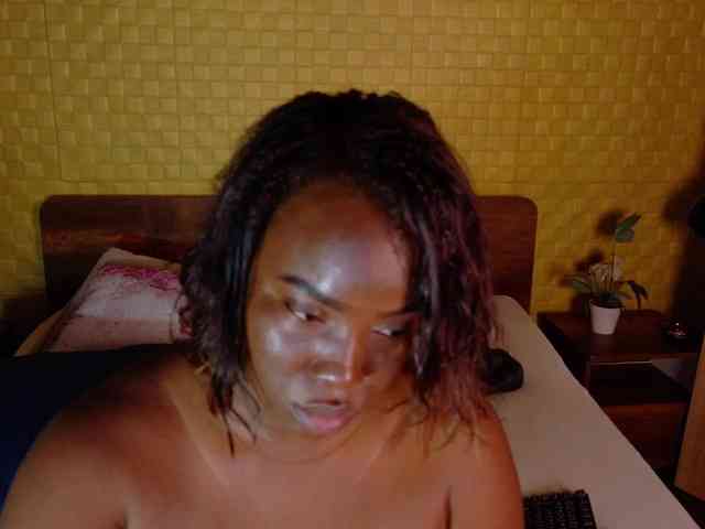 curvynaomhy webcam