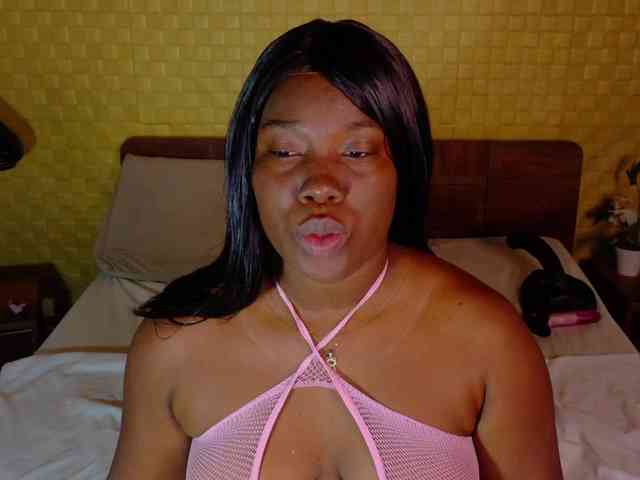 curvynaomhy webcam