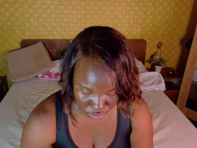 curvynaomhy webcam