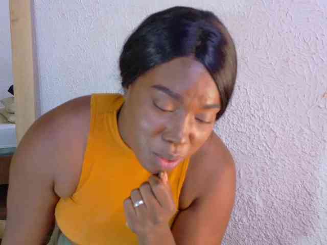 curvynaomhy webcam