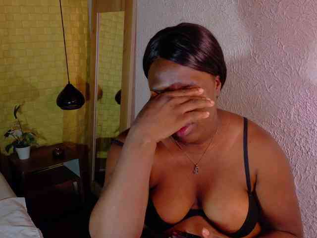 curvynaomhy webcam