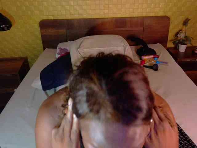 curvynaomhy webcam