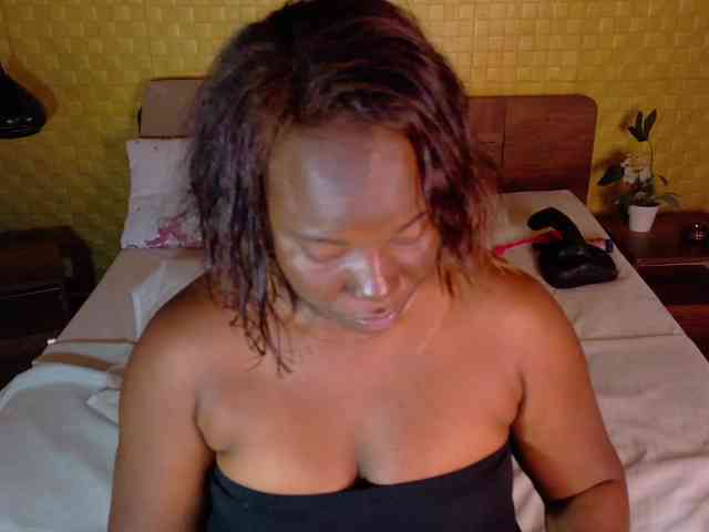 curvynaomhy webcam