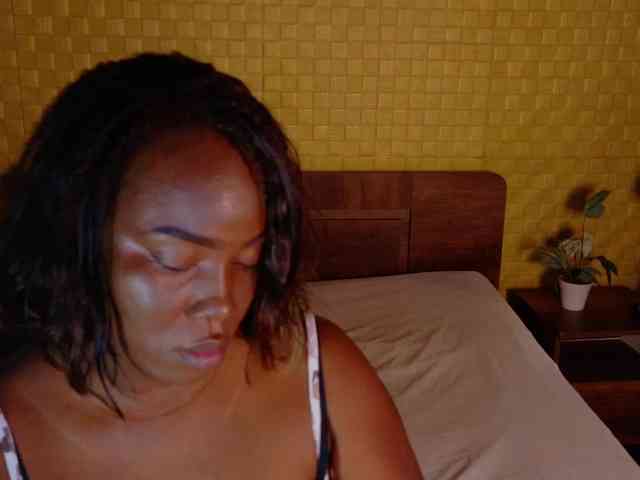 curvynaomhy webcam