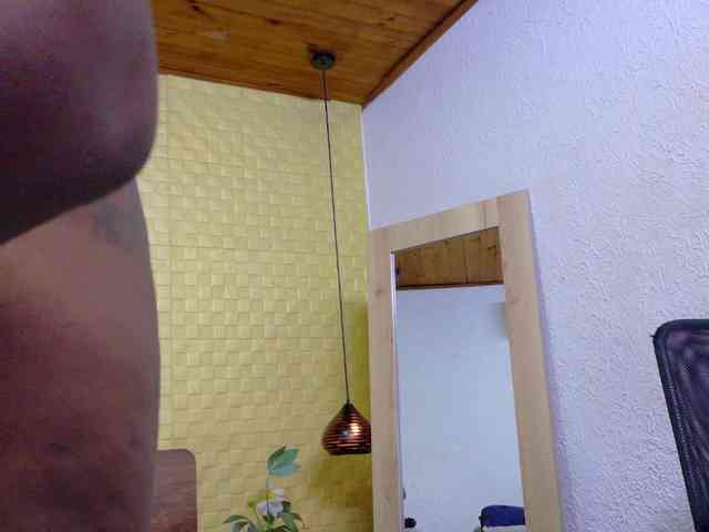 Modelo: curvynaomhy