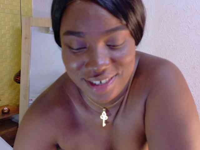 curvynaomhy webcam