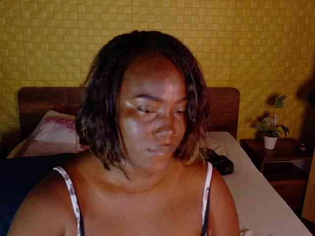 curvynaomhy webcam
