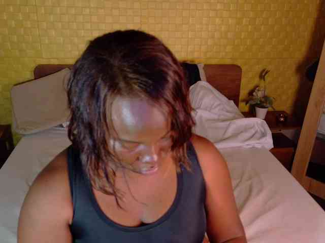 curvynaomhy webcam