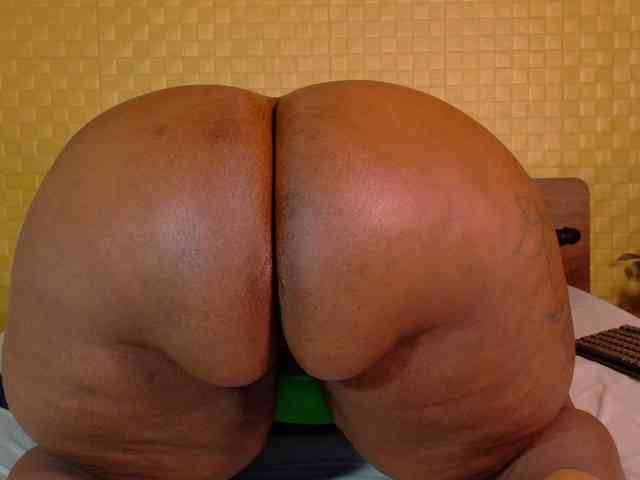 curvynaomhy webcam