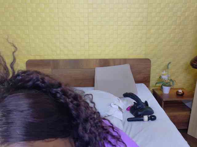 curvynaomhy webcam