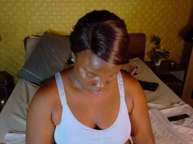 curvynaomhy webcam