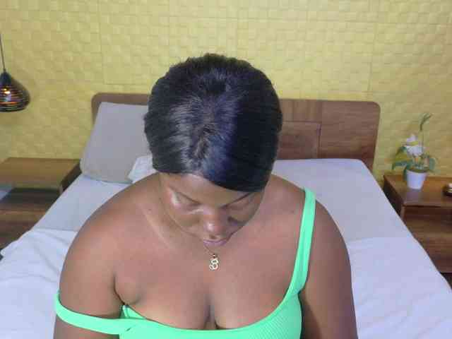 curvynaomhy webcam