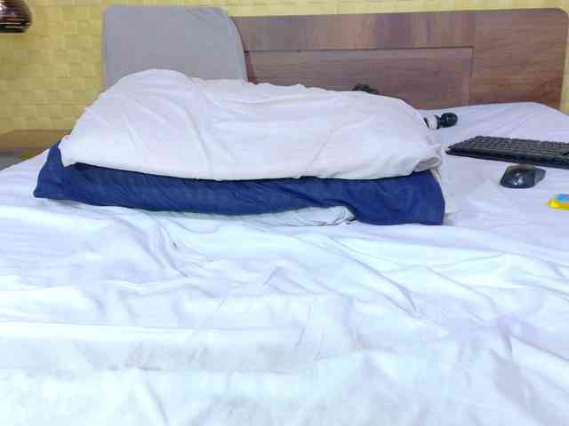 curvynaomhy webcam