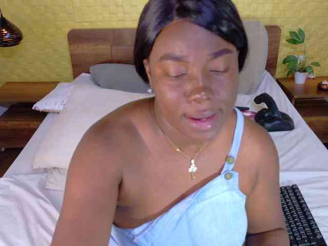 curvynaomhy webcam