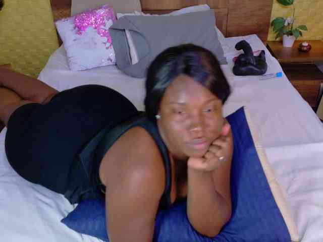 curvynaomhy webcam