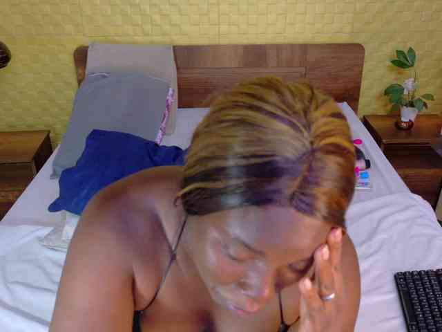 curvynaomhy webcam