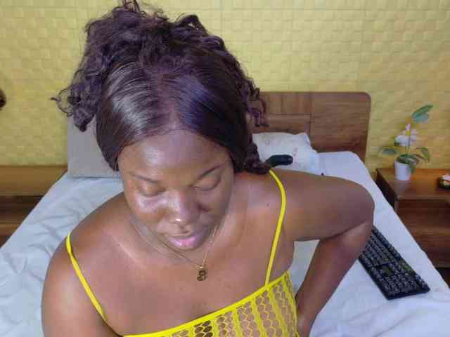 curvynaomhy webcam