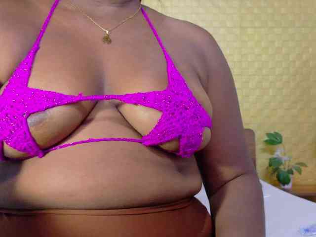 curvynaomhy webcam