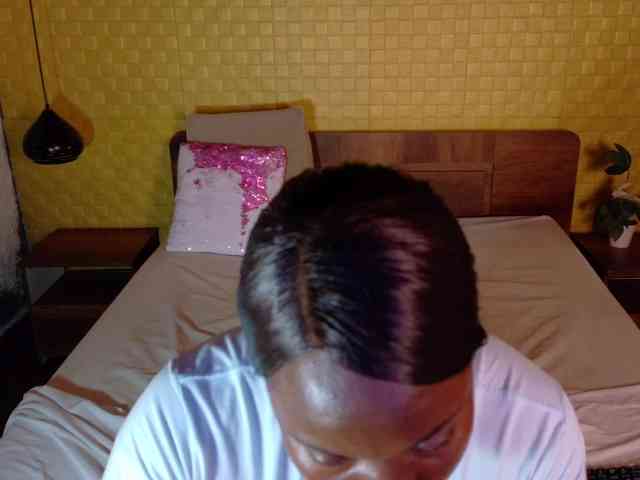 curvynaomhy webcam