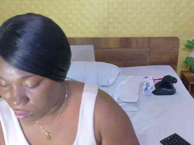 curvynaomhy webcam