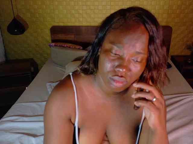 curvynaomhy webcam