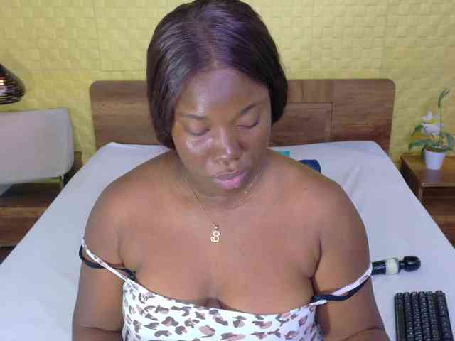 curvynaomhy webcam