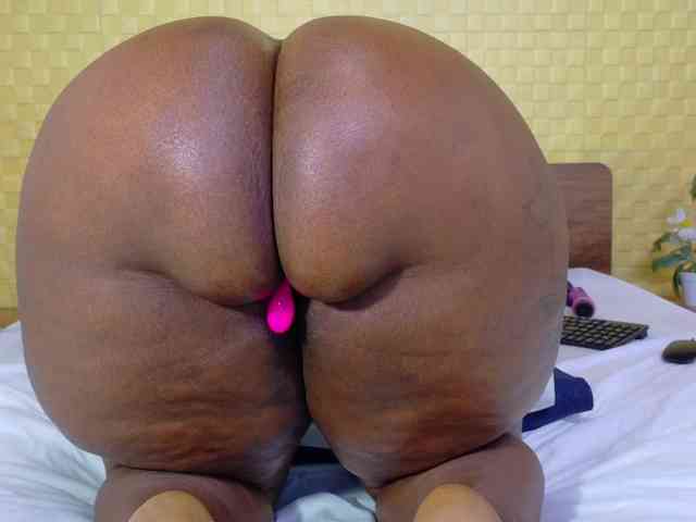 curvynaomhy webcam