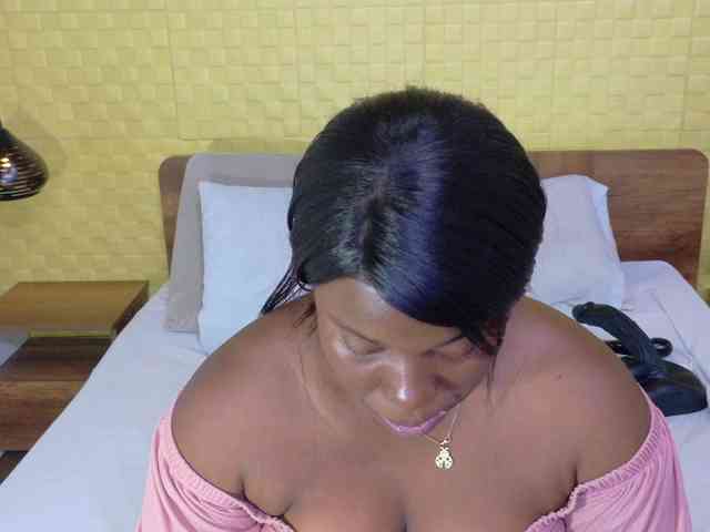 curvynaomhy webcam