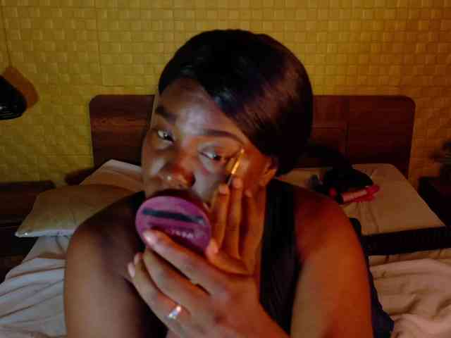 curvynaomhy webcam