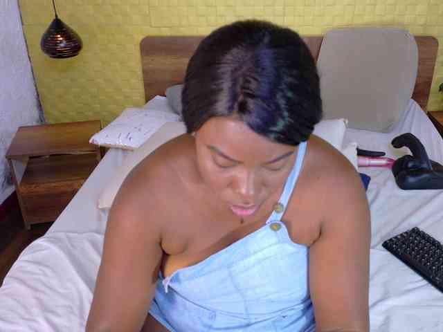 curvynaomhy webcam