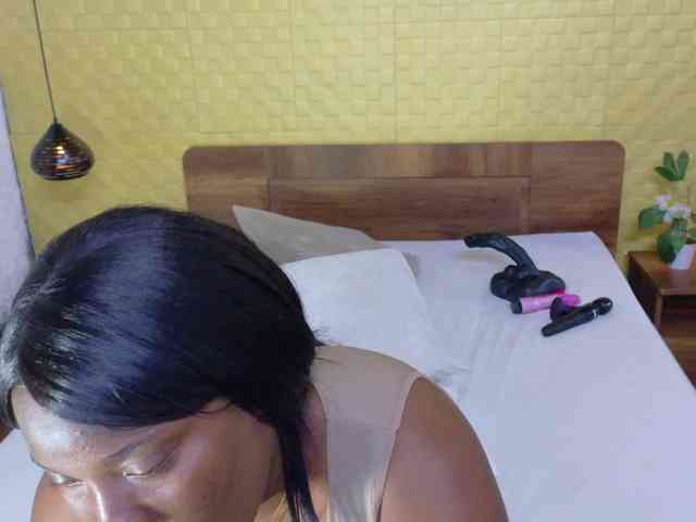 curvynaomhy webcam