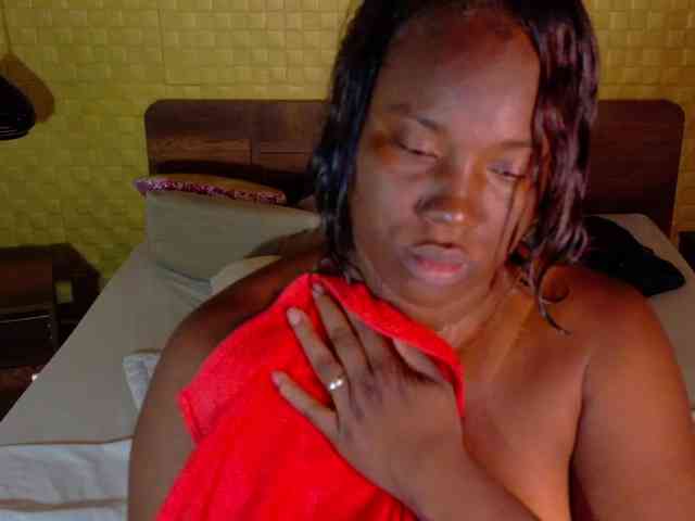 curvynaomhy webcam