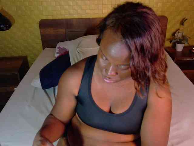 curvynaomhy webcam