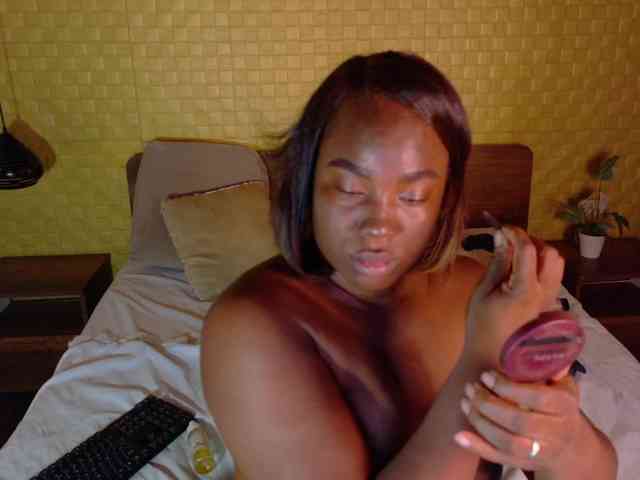 curvynaomhy webcam