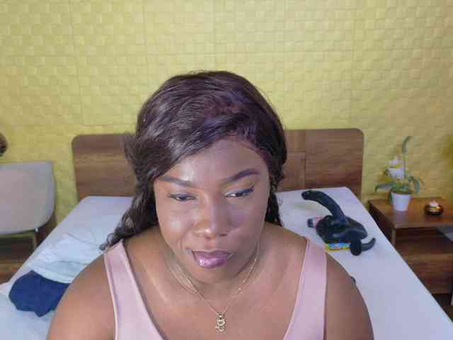 curvynaomhy webcam