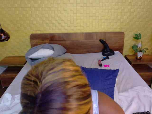 curvynaomhy webcam