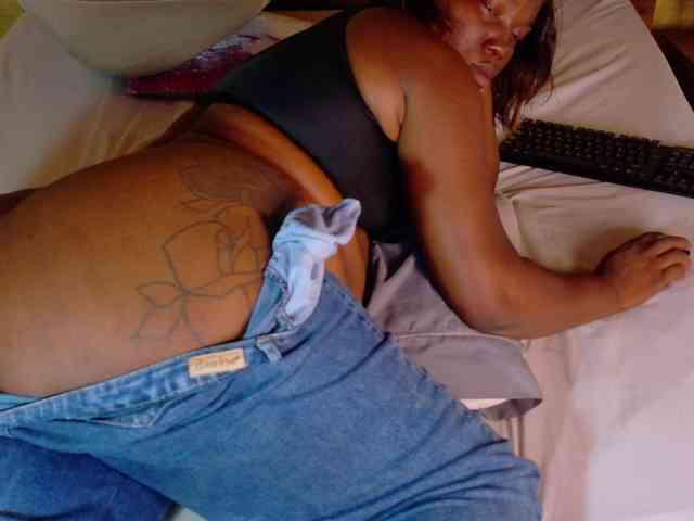 curvynaomhy webcam