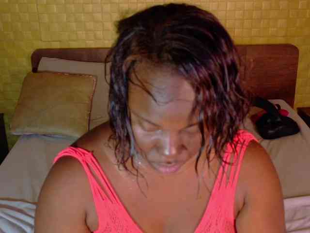 curvynaomhy webcam