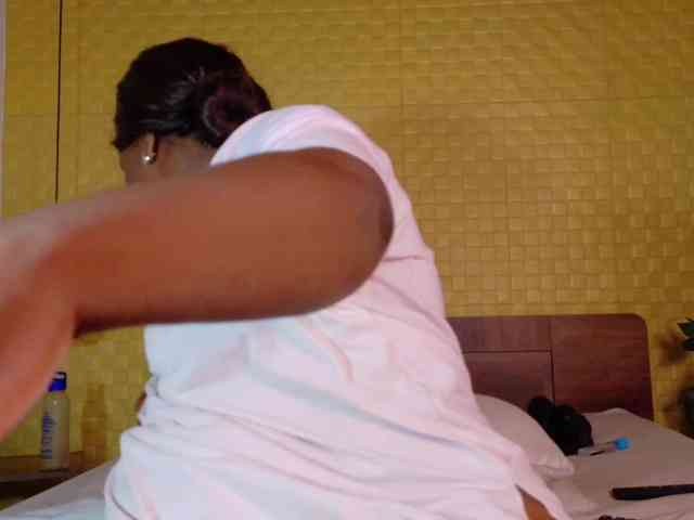 curvynaomhy webcam
